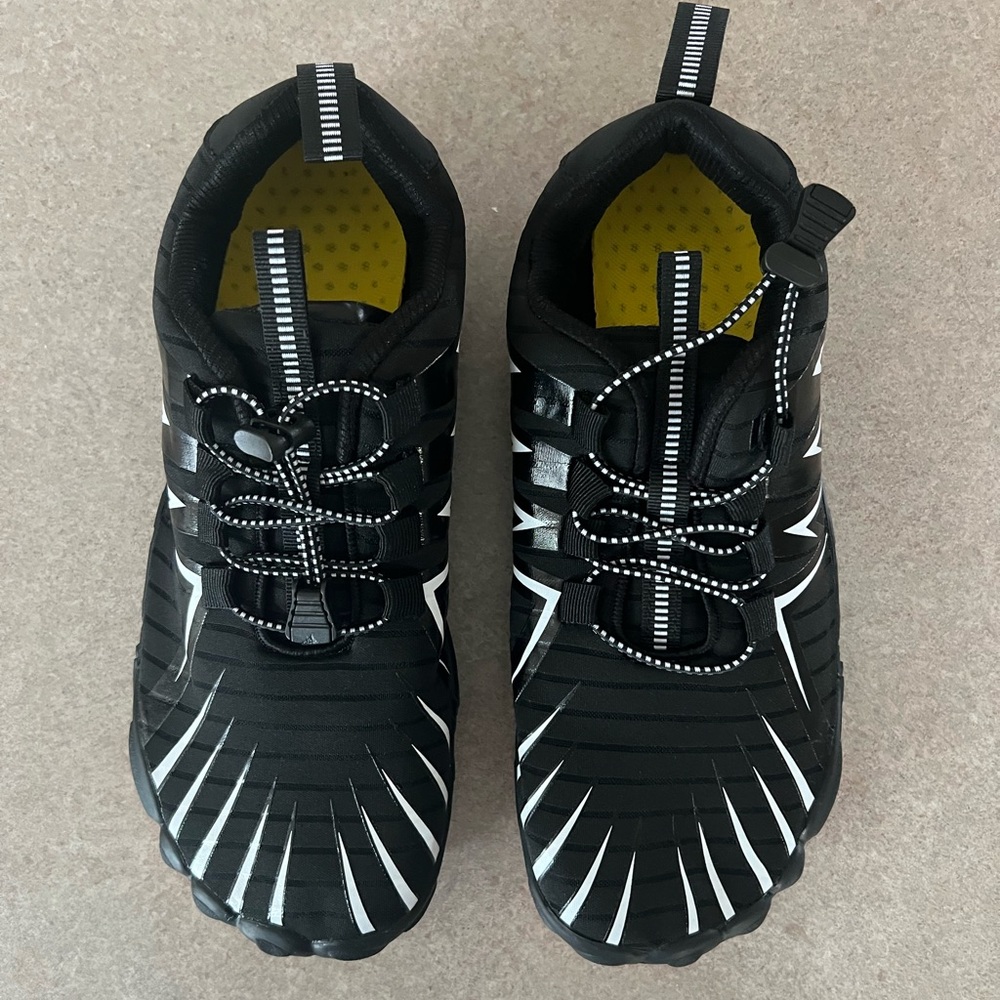 Source Unknown Black and White Athletic Shoes